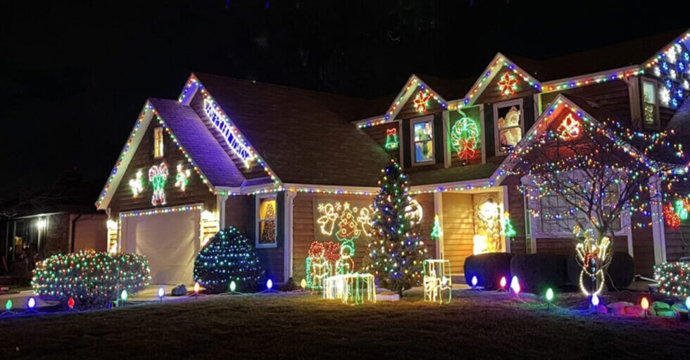 Holiday Spirit Contest is underway