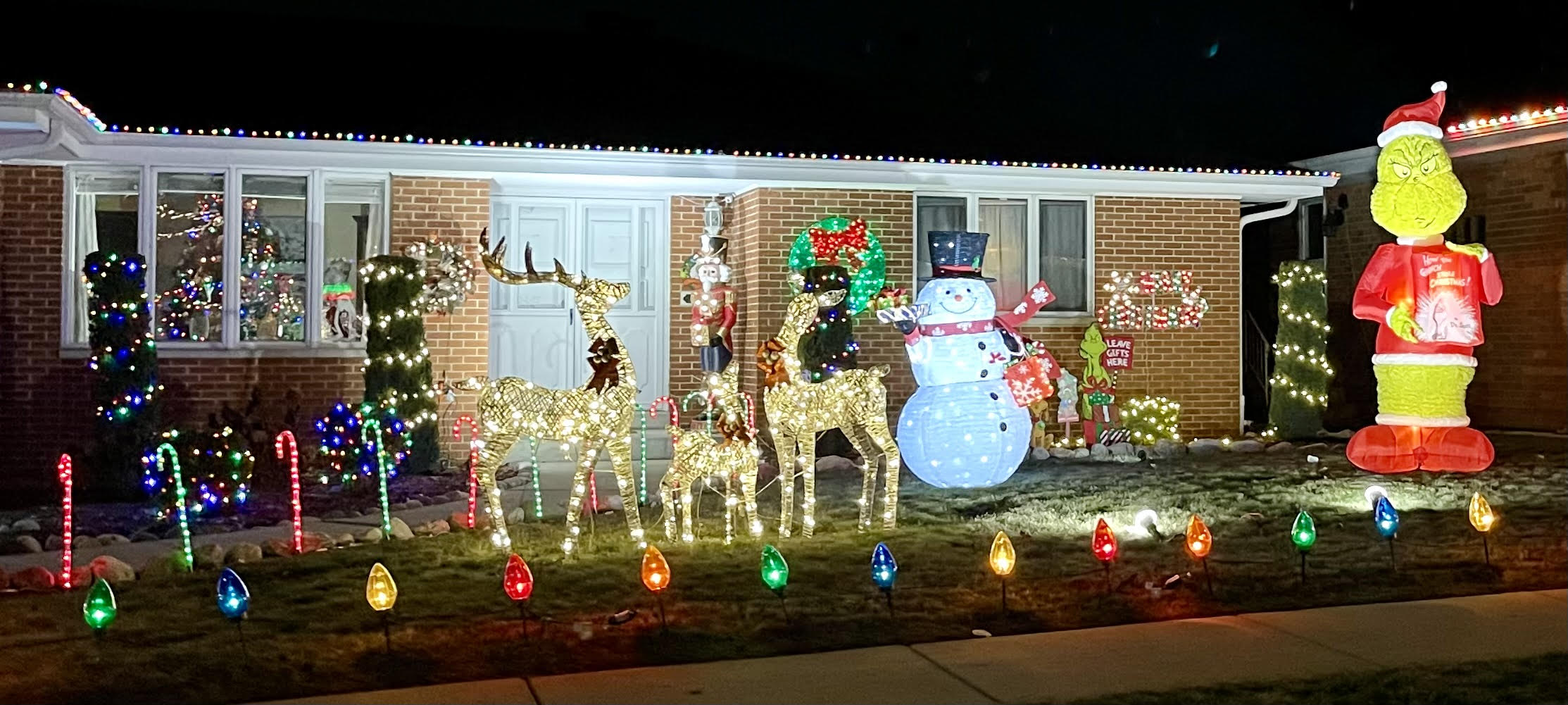 Capturing Kenosha Christmas Lane is a holiday tradition