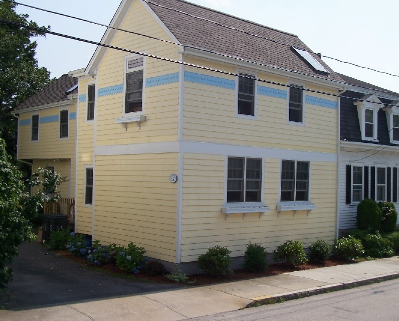 15 stockholm st newport ri