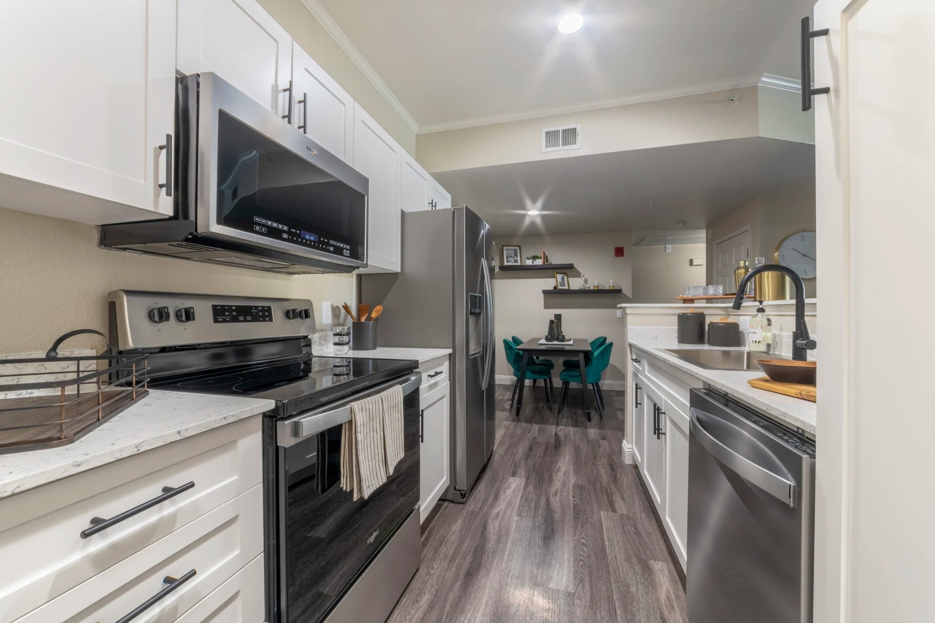 Cobble OaksCorporate Apartment, Extended Stay Rental, Serviced