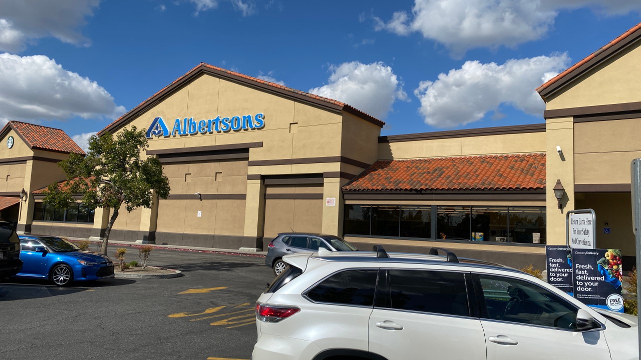 UPDATED Two employees at local Albertsons stores test