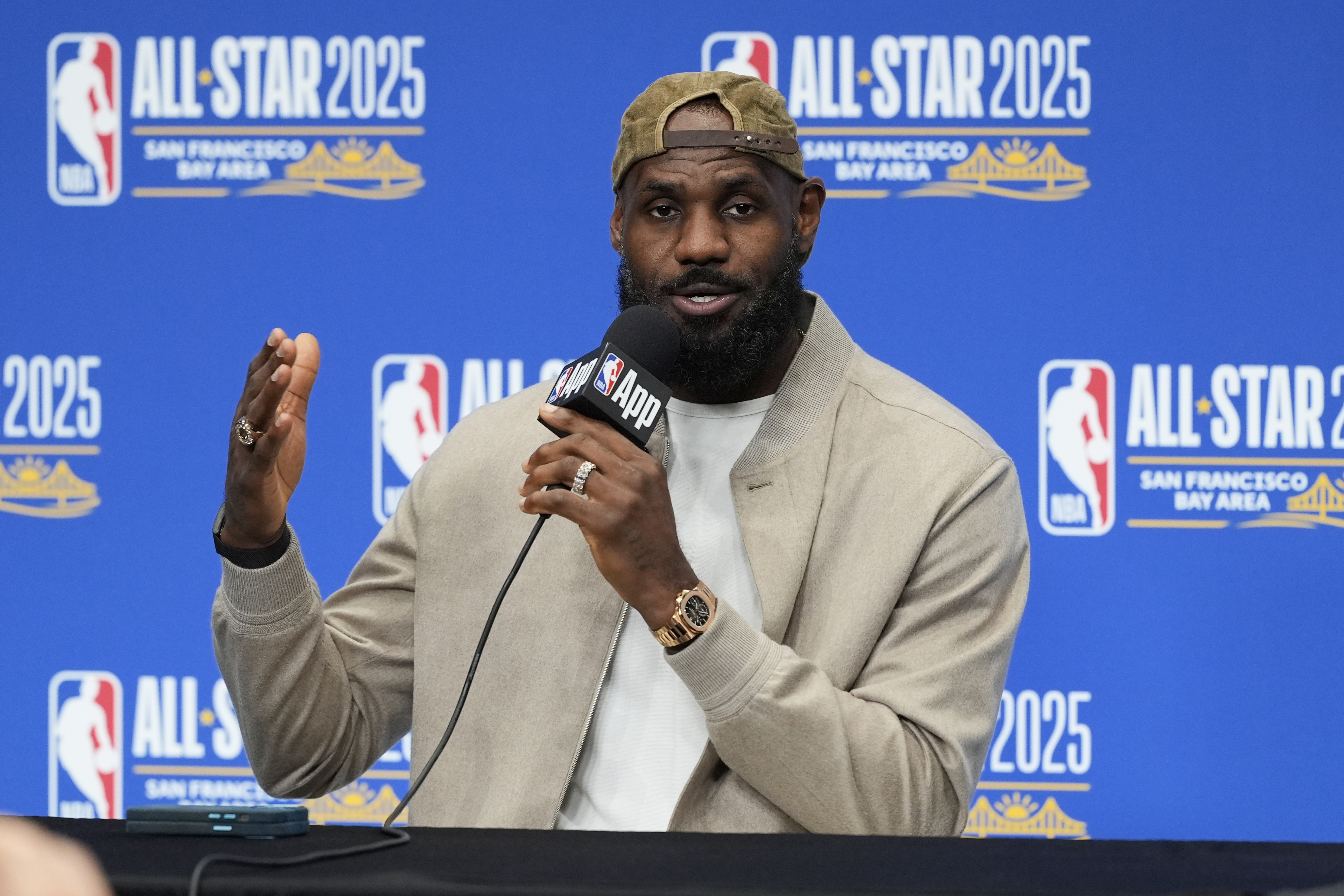LeBron James sits out AllStar Game, ending 20year streak of starts KGET 17 News LeBron James sits out AllStar Game, ending 20year streak of starts KGET 17 News
