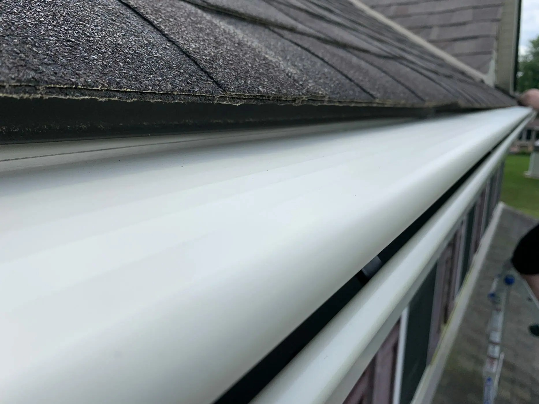 5 Reasons Why You Need Gutter Guards Gutter Guards by KGuard™ Leaf