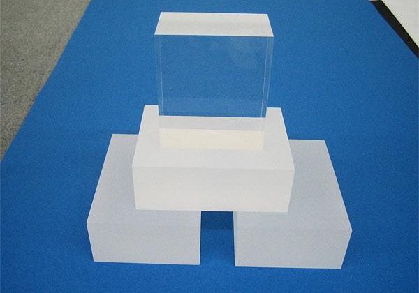 Oberflächenveredelung mit Sandstrahlen Holz, Glas