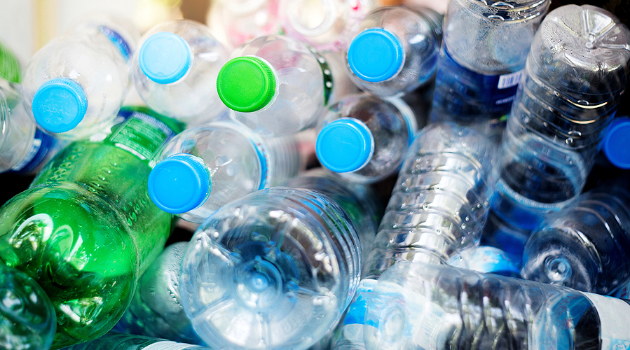 Plastikflaschen in Deutschland Das Problem mit dem Plastikmüll ki