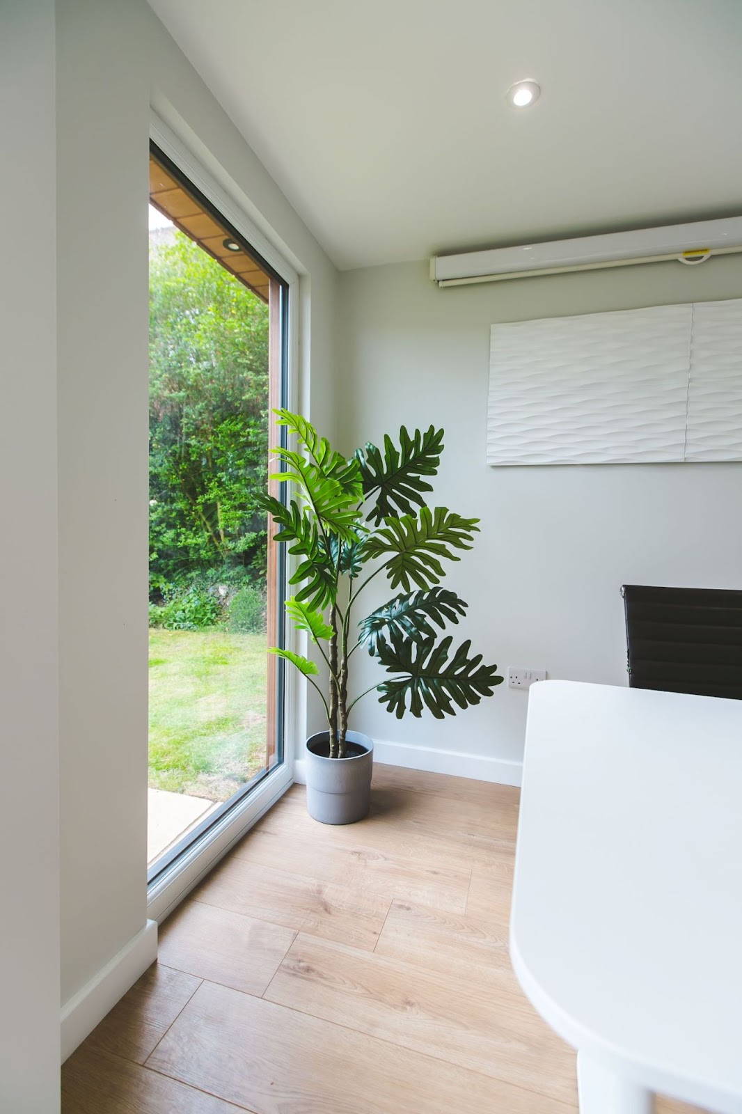 Garden room electrics Kingdom Rooms