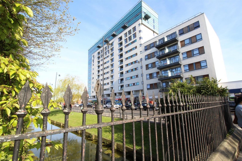 Pinnacle House, Southbury Road, Enfield, 2 bedroom, Apartment