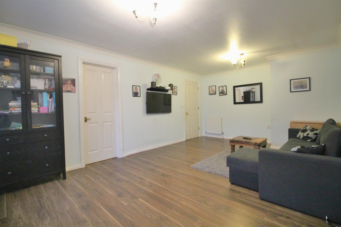 Cobham Close, Enfield, 1 bedroom, Flat Purpose Built