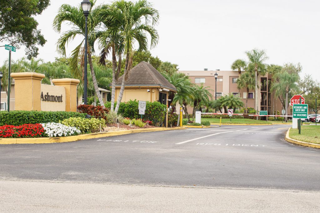 Ashmont Neighborhood Kings Point in Tamarac