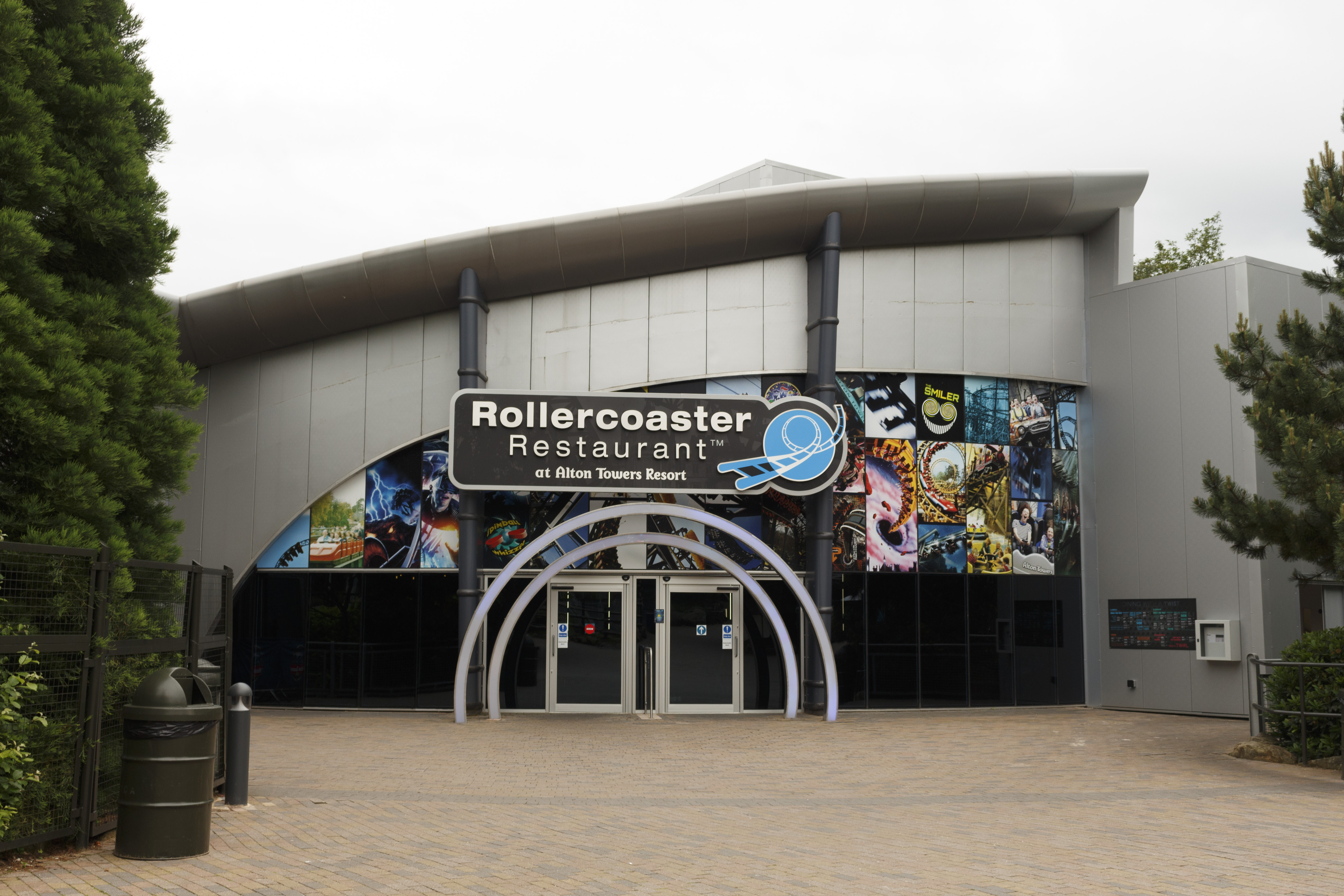 Review Rollercoaster Restaurant at Alton Towers Kip Hakes