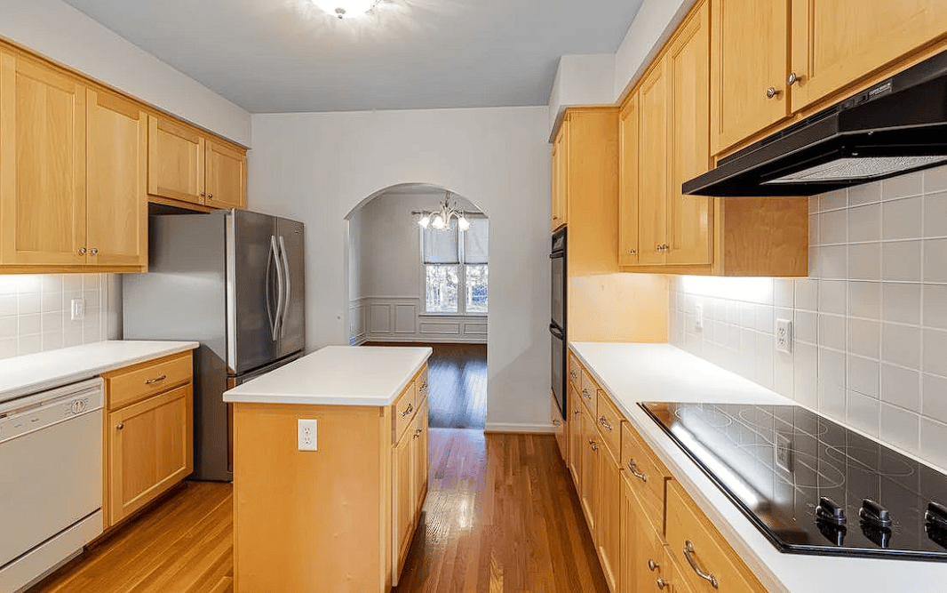 Custom or Stock Which is Best for Your Kitchen?