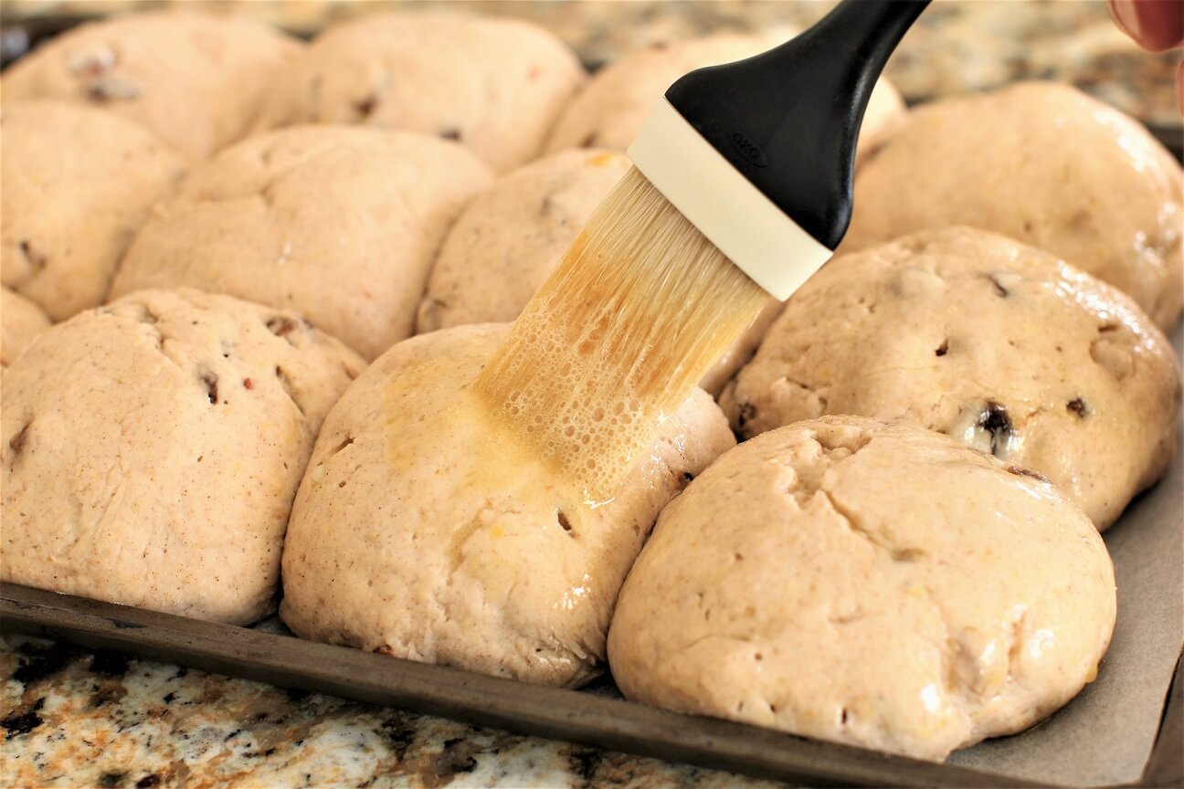 Sweet Egg Glaze on Buns Kitchen Frau Food Blog