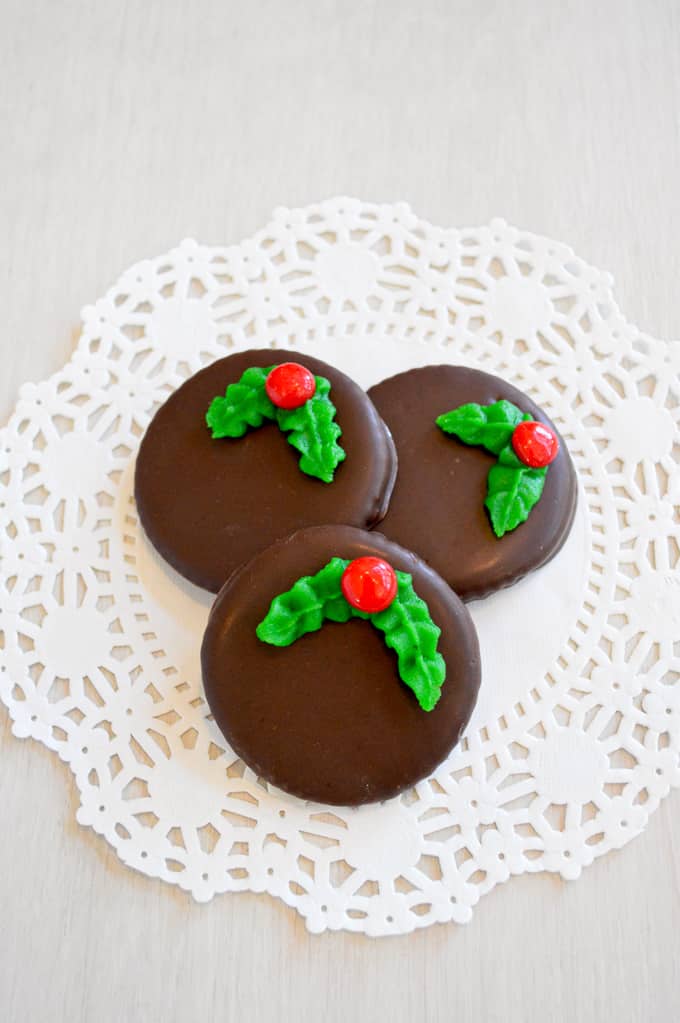 White Chocolate And Peppermint Christmas Wreath Cookies Christmas Wreath Cookies (Mock Thin Mints) Kitchen Gidget