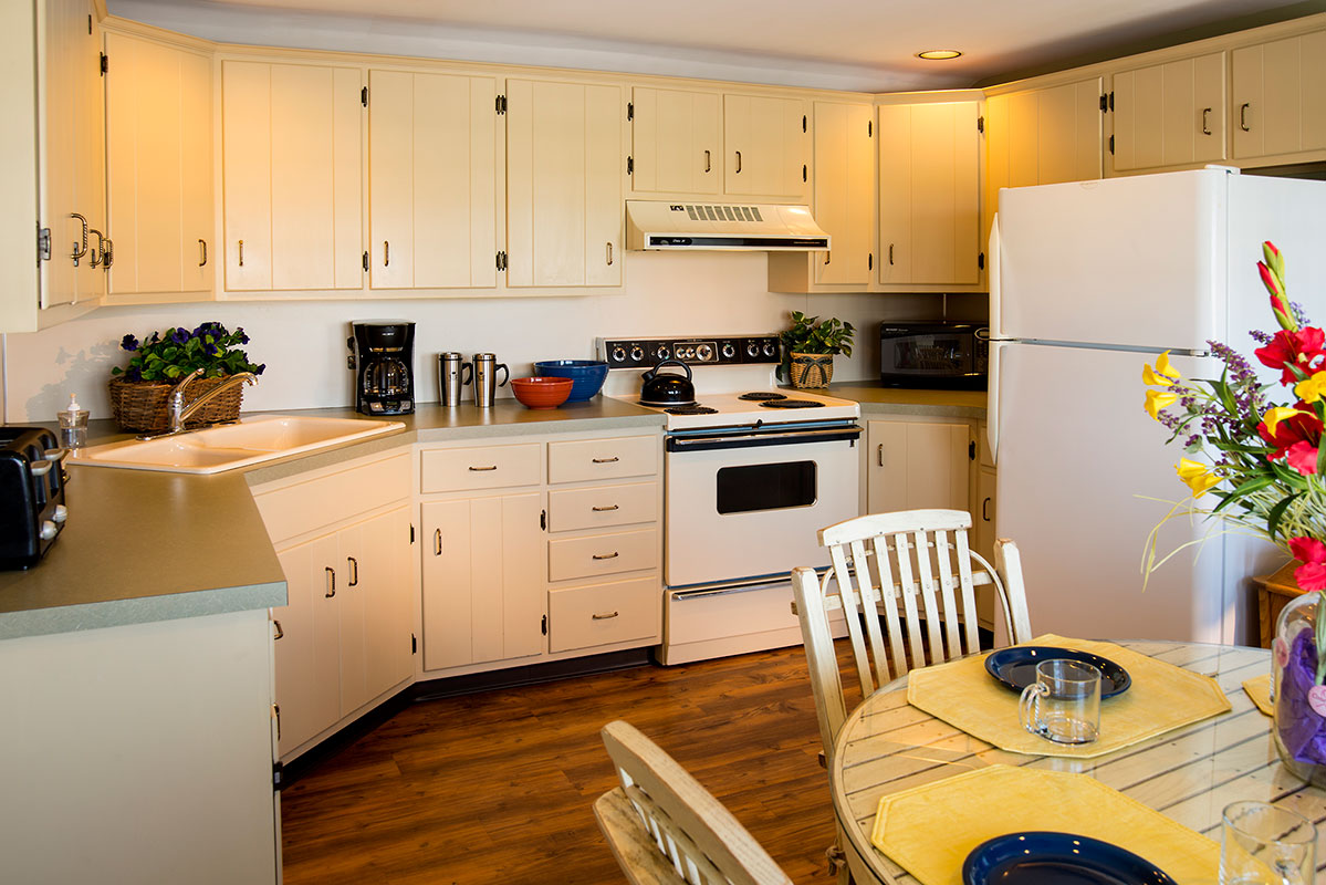 Spacious Suites Kitchen Kettle Village