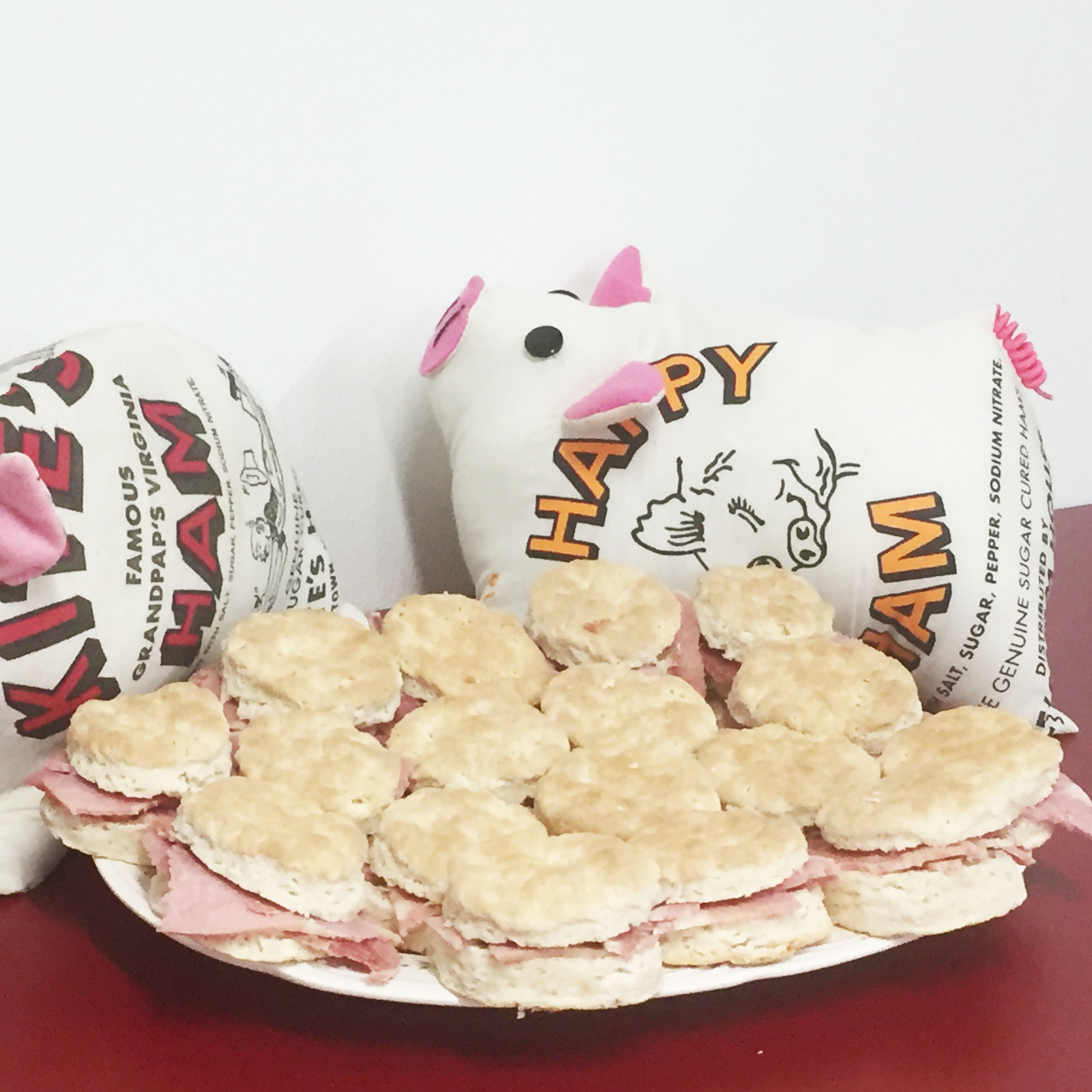 round_kites Kite's Country Hams