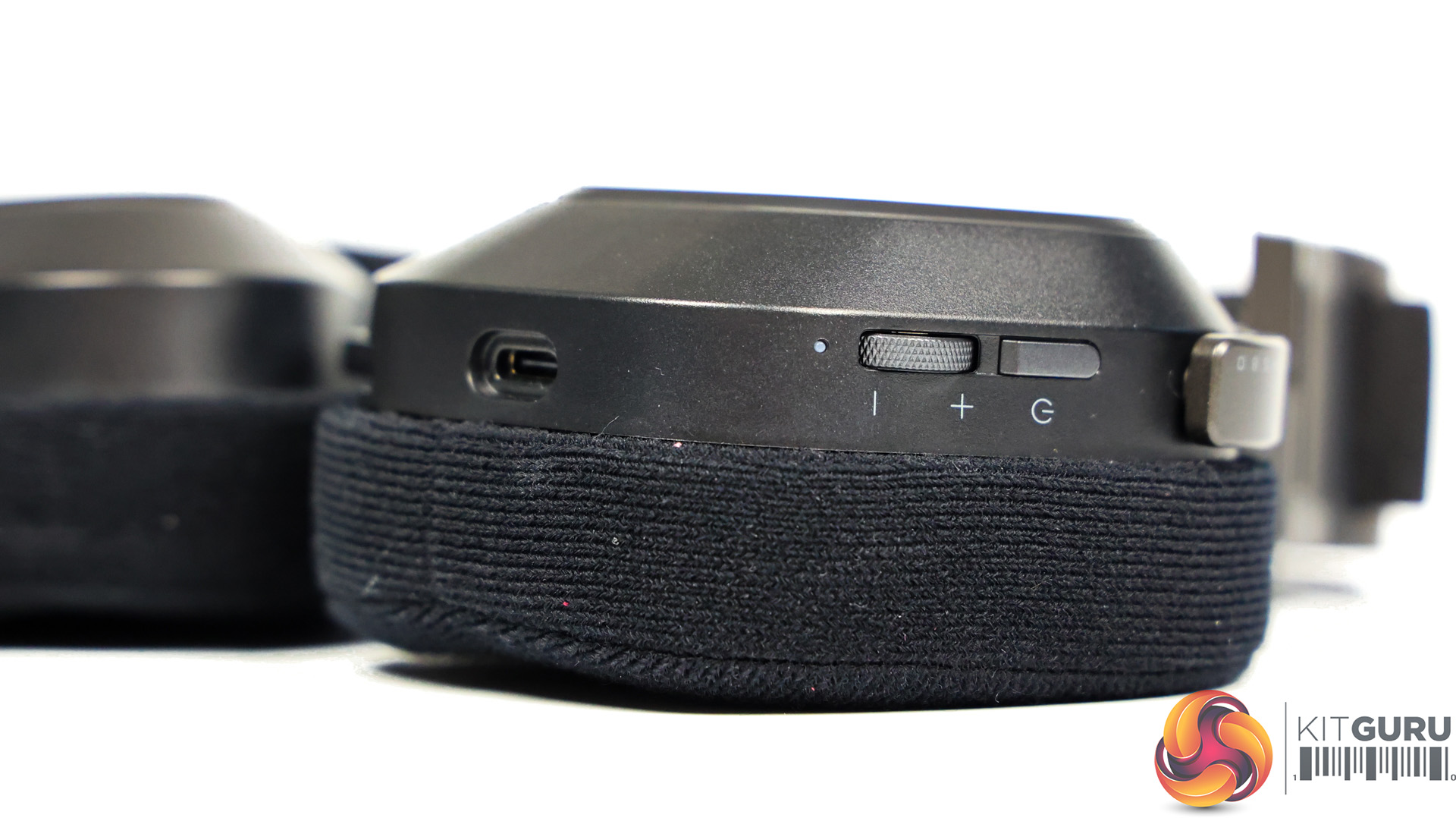 Corsair HS80 RGB Wireless Headset Review | KitGuru