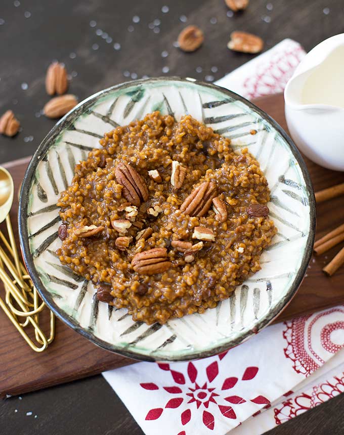 Instant Pot Gingerbread Steel-Cut Oats - chewy, creamy and bursting with festive holiday flavors! A delicious breakfast that comes together in minutes!