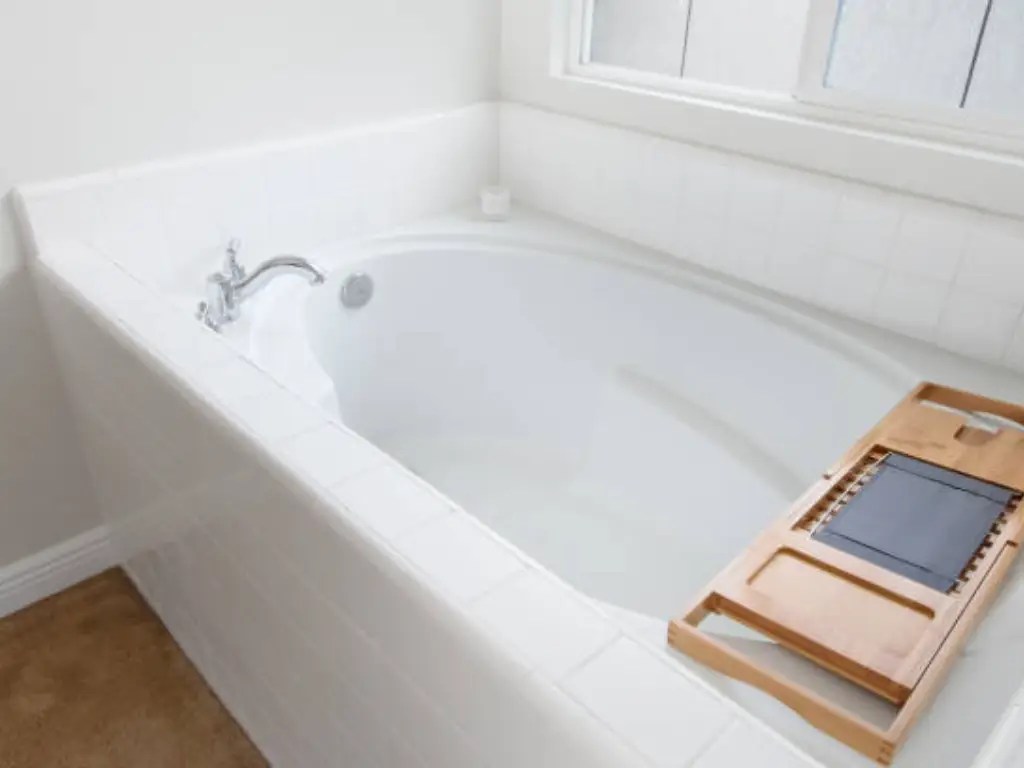 Freestanding Tub Vs BuiltIn Differences Kingkonree
