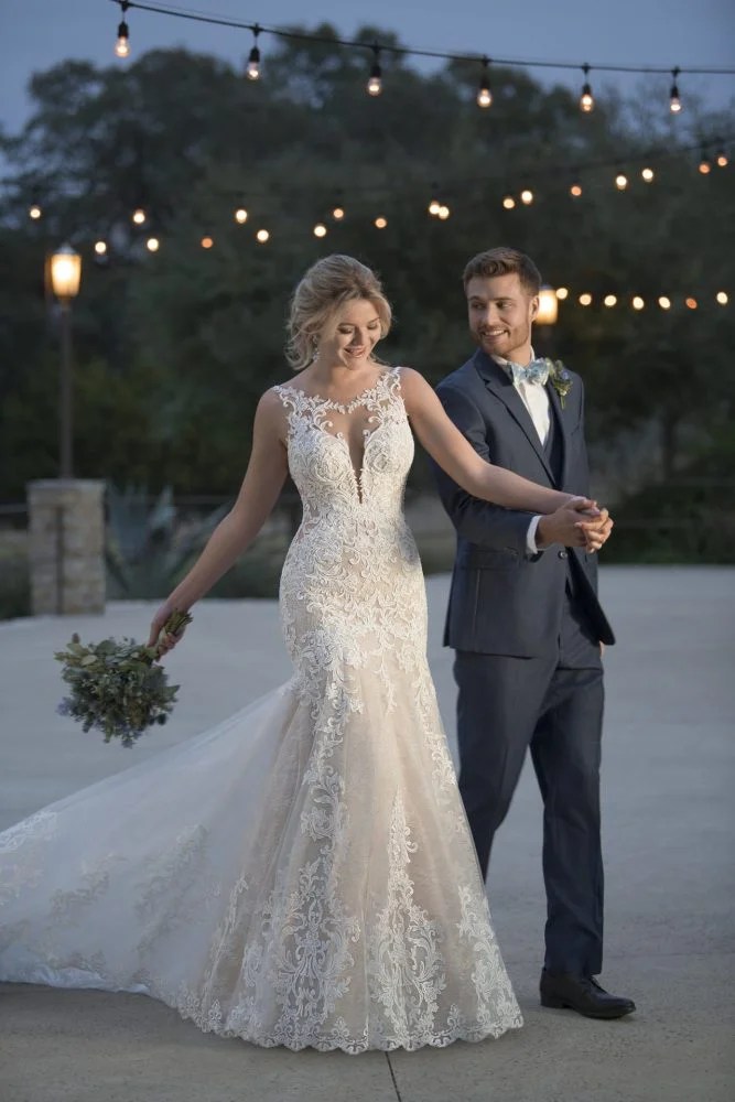 Since 2004, we've been connecting buyers and sellers of new, sample and used wedding dresses and bridal party gowns. Essense Of Australia Kleinfeld Bridal