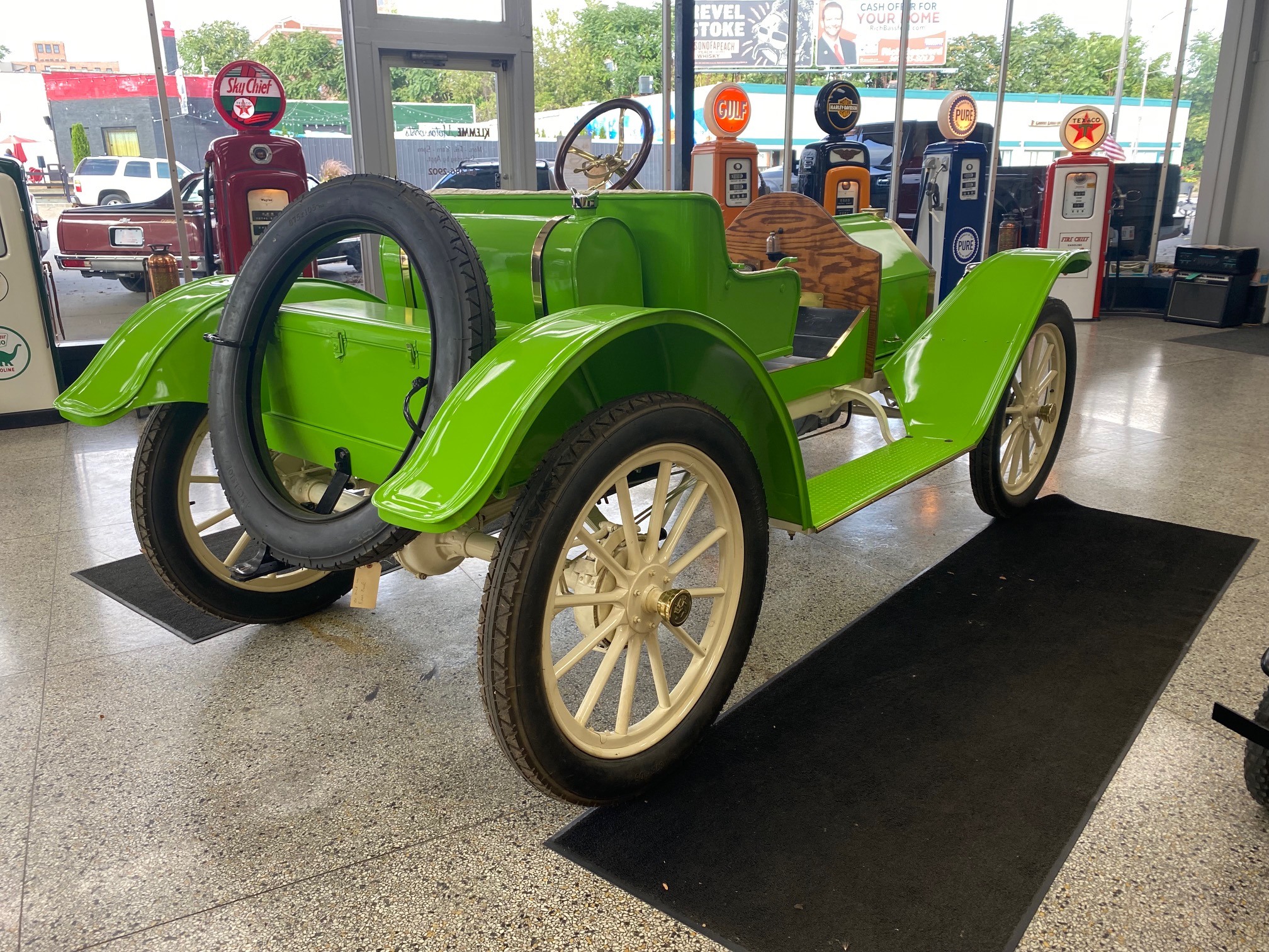 Classic & Muscle Car Dealer Davenport, Iowa