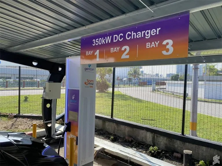 Paradigm Mall PJ gets 10 EV charge points klia2 info