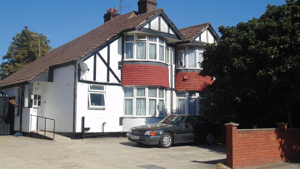 Great West Road, Hounslow, 3 bedroom, House SemiDetached