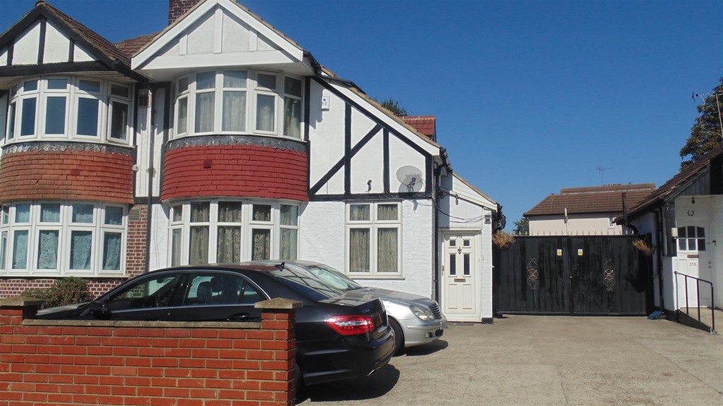 Great West Road, Hounslow, 3 bedroom, House SemiDetached