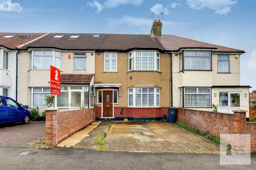 Kingsley Avenue, Hounslow, 3 bedroom, House Mid Terrace