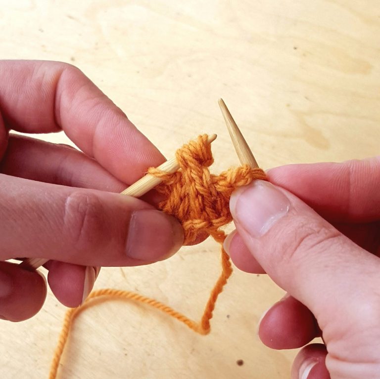 Cabling Without a Cable Needle Knitting Tours