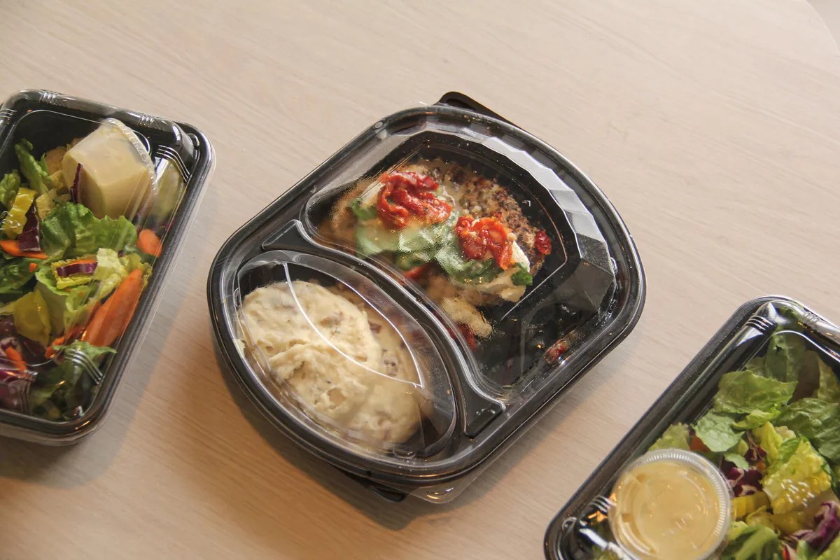 Discover the Benefits of Choosing Plastic Takeout Containers for Your