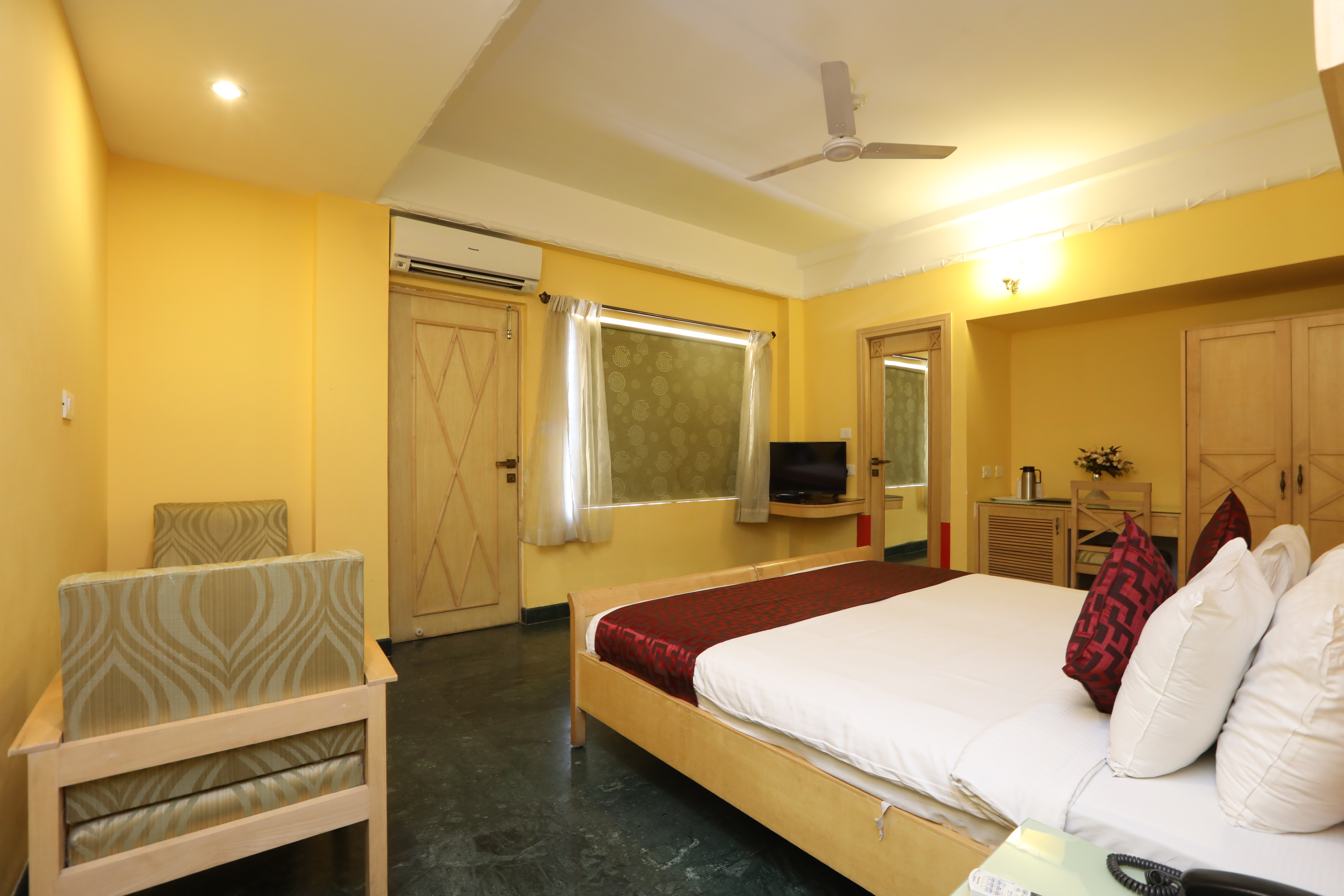 Hotel With Full Kitchen Facilities In Mysore Hotel Komfort Suites