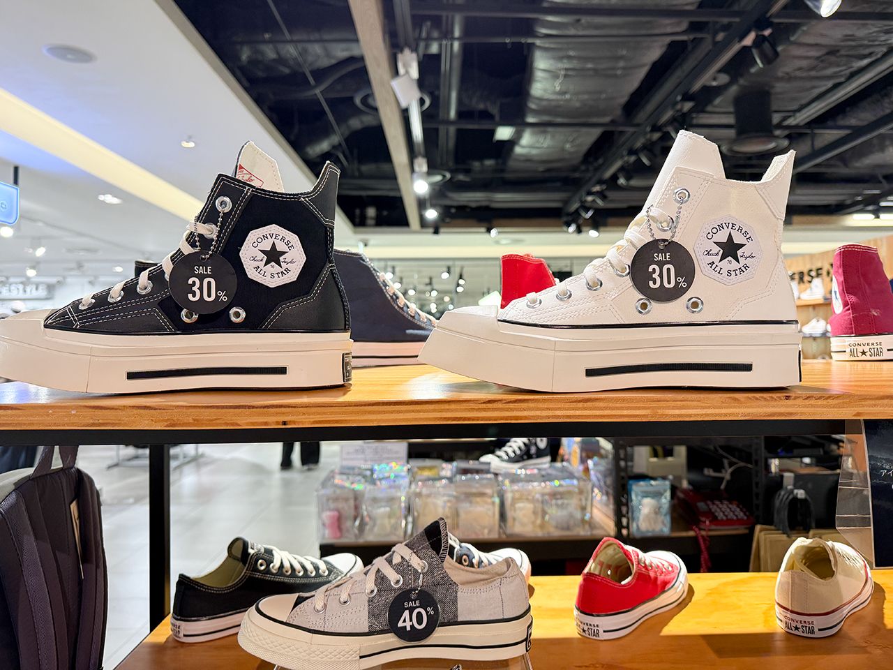 CONVERSE 現代シティアウトレット東大門店のユーザー投稿写真アルバム ｜東大門(ソウル)のショッピング店｜韓国旅行「コネスト」
