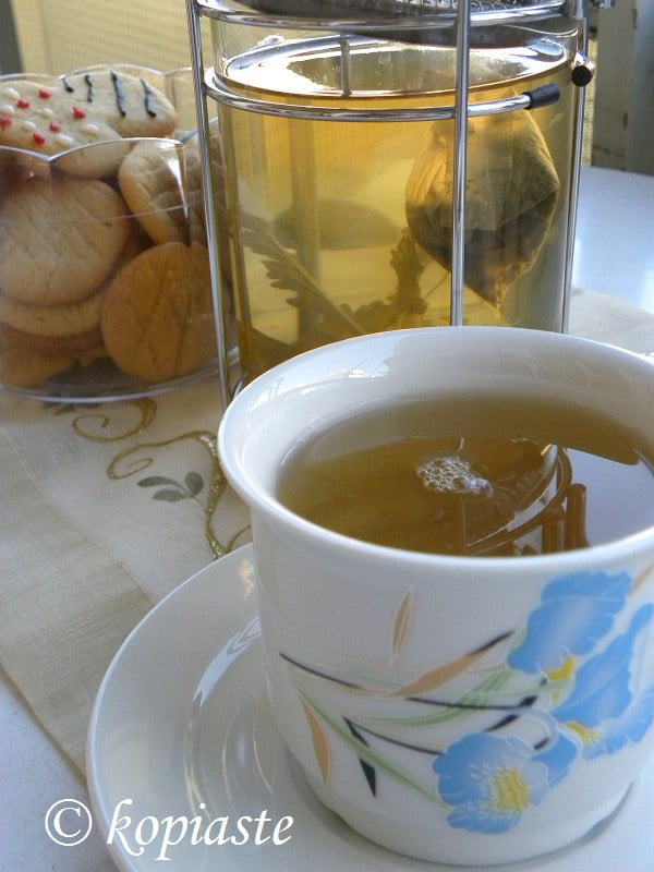 Arbaroriza Kiouli (Scented Geraniums Pelargonium graveolens