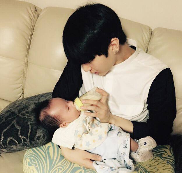 These photos of idols with babies will make you imagine a married life with them Koreaboo