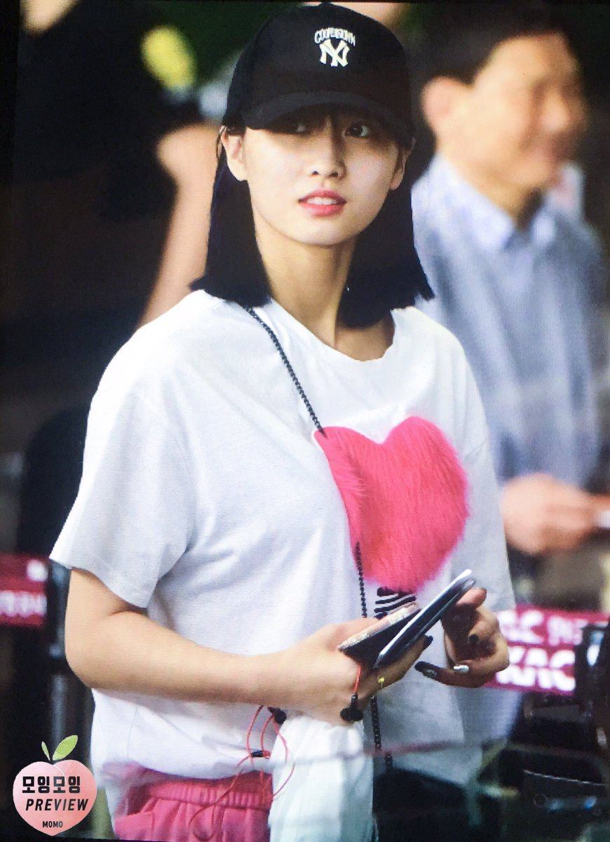47+ Momo Twice Favorite Color Girl Group Live