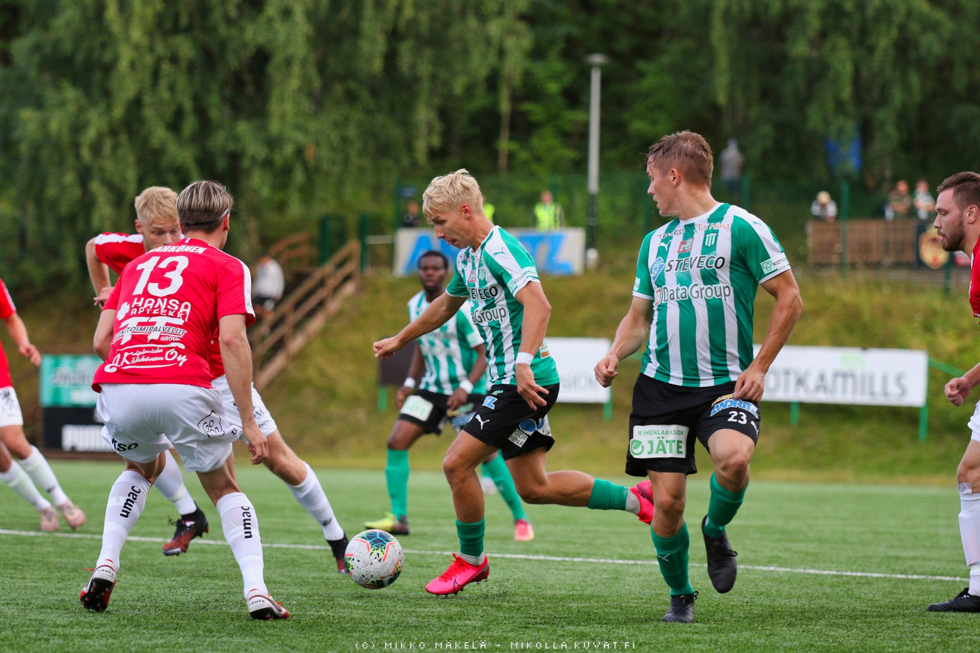 FC KTPn pelaajat seikkailevat kesäisessä Kotkassa Kotkan kaupunki