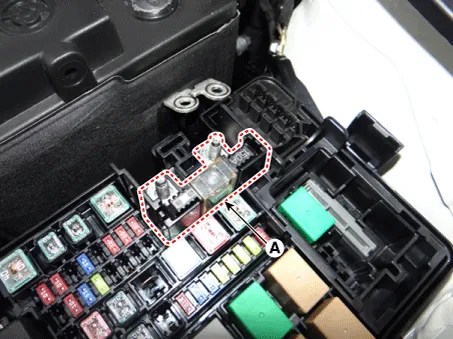 Kia Rio - Junction Box (Engine Compartment) - Fuses And Relays
