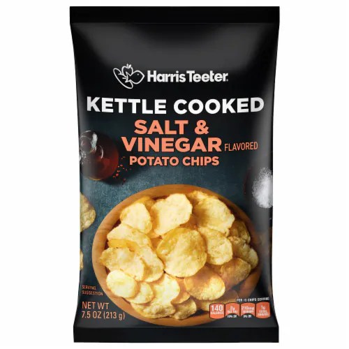 Harris Teeter™ Salt & Vinegar Kettle Cooked Potato Chips, 8 oz Kroger