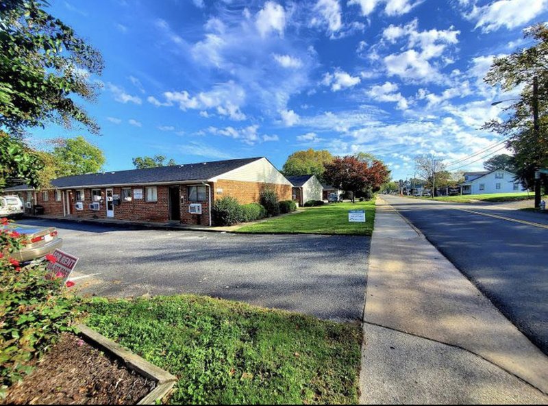 1808 Williamsburg rd 1 bedroom Richmond, VA 23230 KRS Holdings