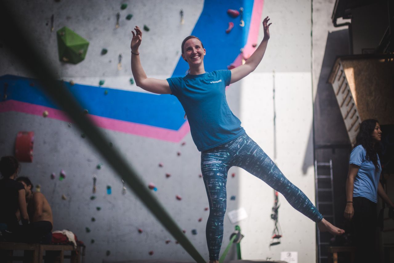 Slackline Kathmandu Sport Climbing Center