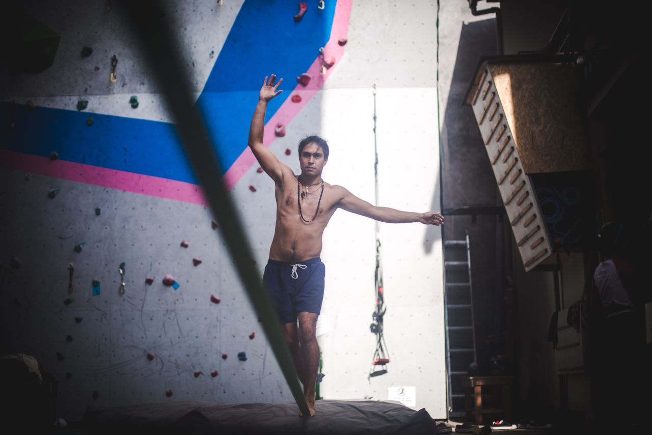 Slackline Kathmandu Sport Climbing Center