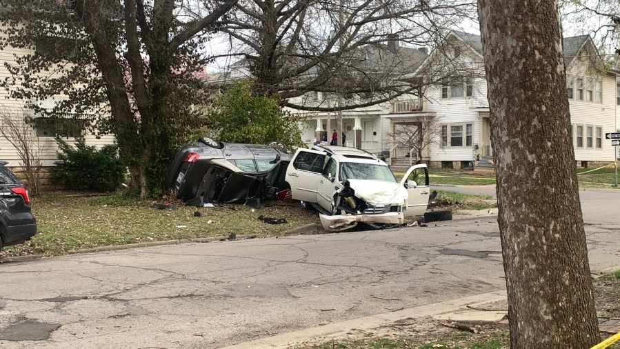 4 people seriously hurt after 2vehicle crash in downtown Topeka