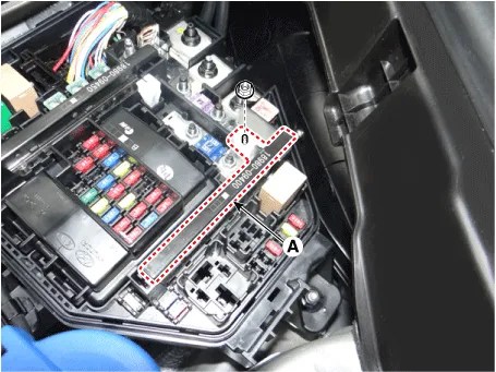 Kia Stinger CK - Relay Box (Engine Compartment) - Fuses And Relays