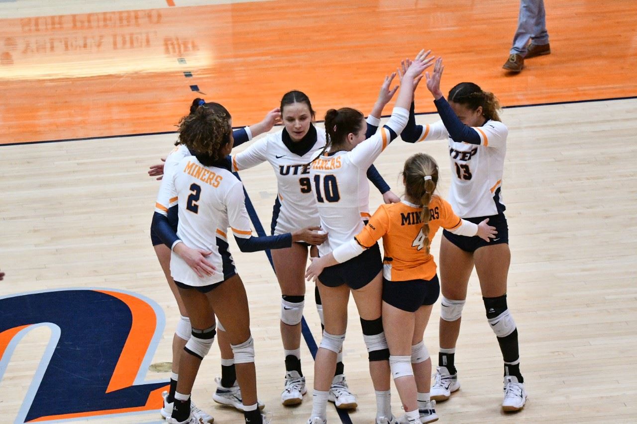UTEP volleyball sweeps LA Tech with straightset win on Monday KTSM 9