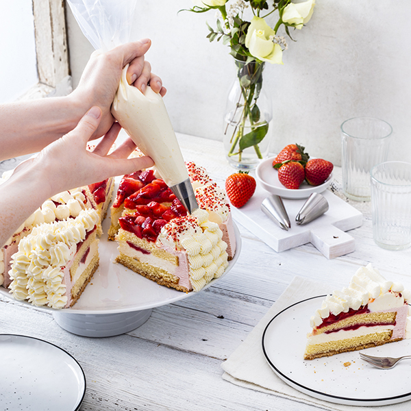 Torten Rezepte » Torte dekorieren & verzieren einfach & schnell