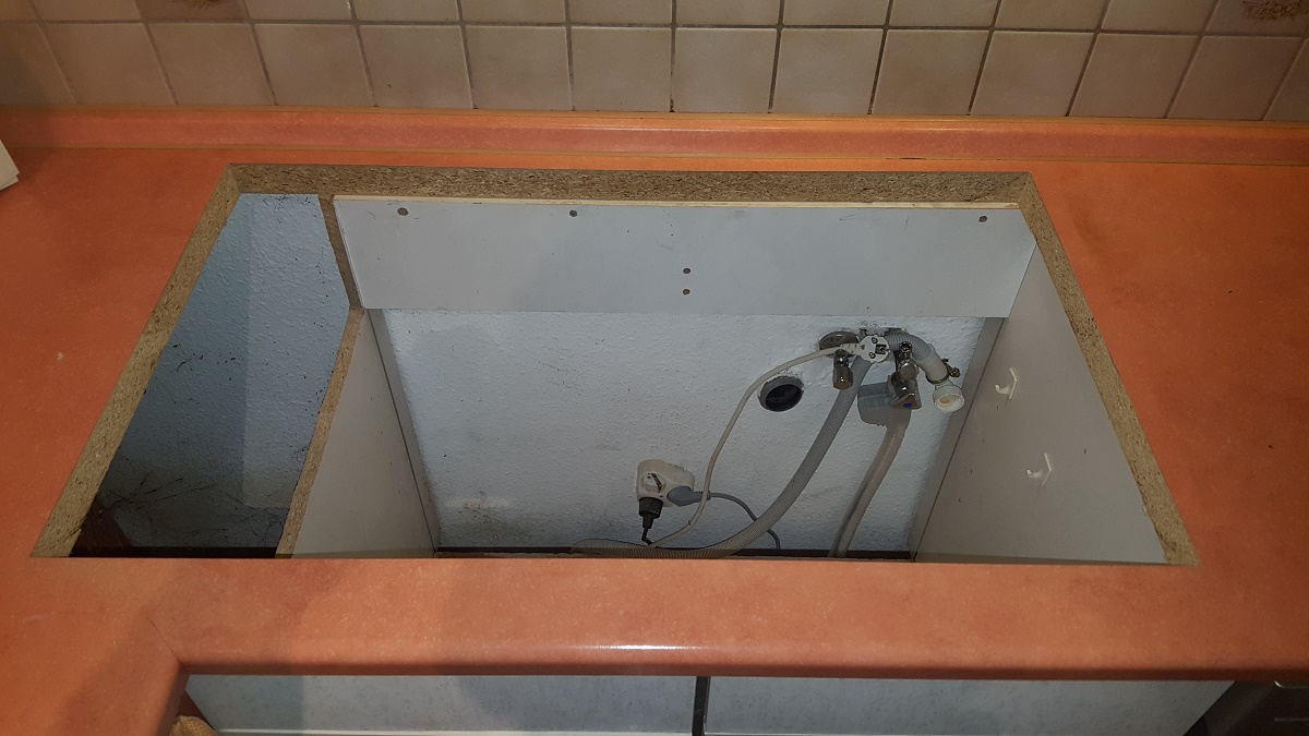 ?? Wir suchen eine Einbauspüle mit einem sehr großen Becken. ca. 50cm