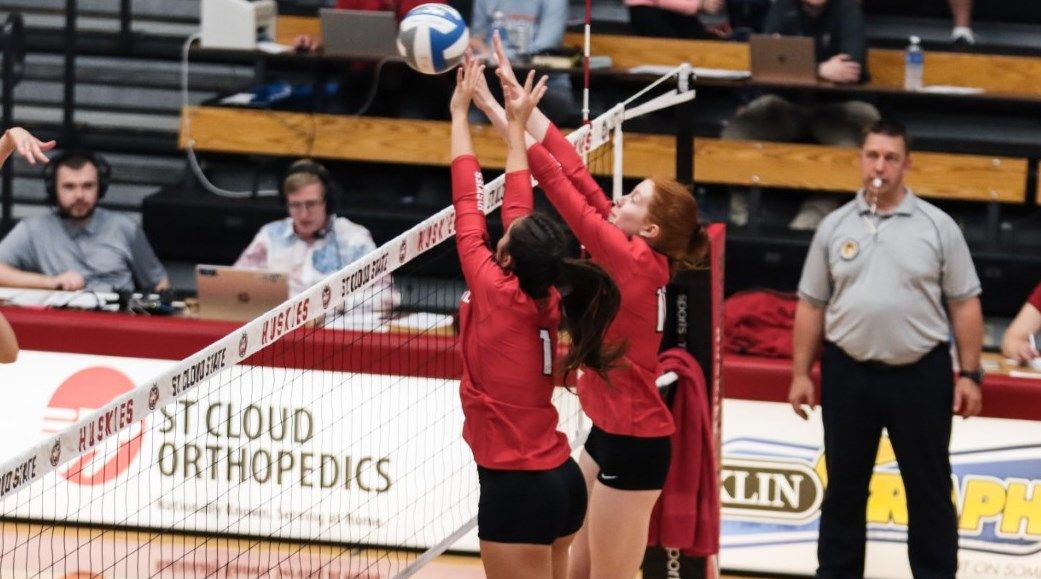 Huskies Volleyball Sets Record, Moves to 120 KVSC 88.1 FM