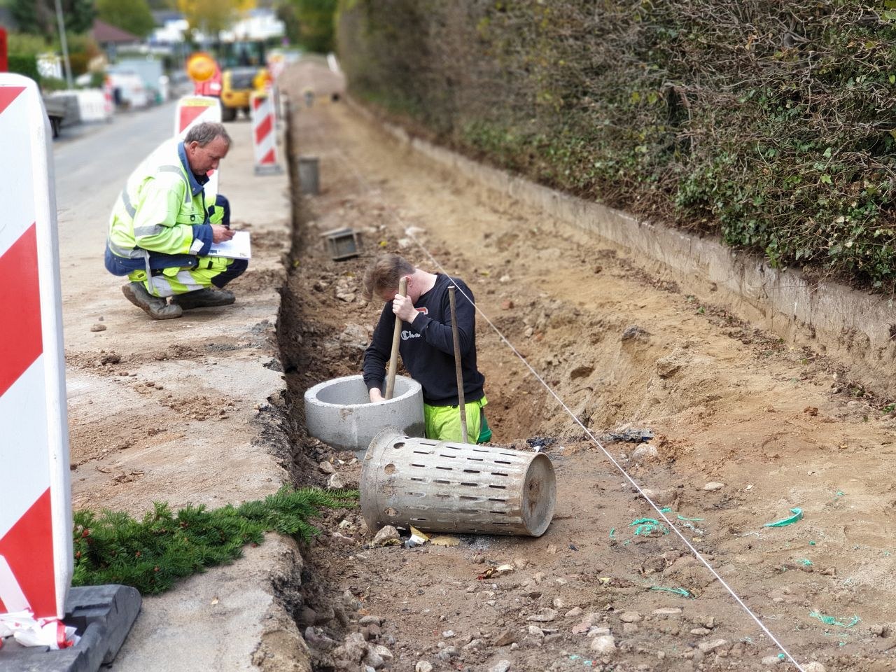 In Klein Berkel "Kiefernhain" geht's weiter Koopmann & Wienkoop Straßen Asphalt und