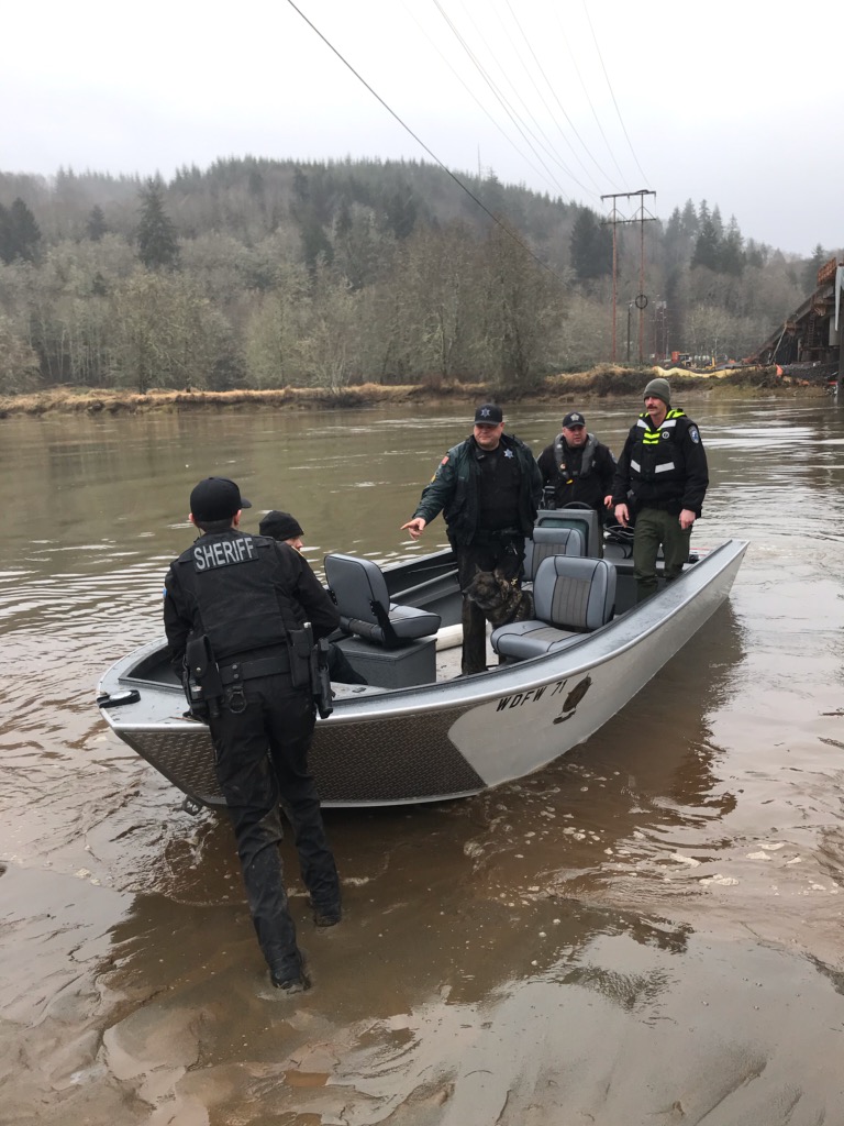 Montesano man jumps in river while fleeing; arrested on multiple