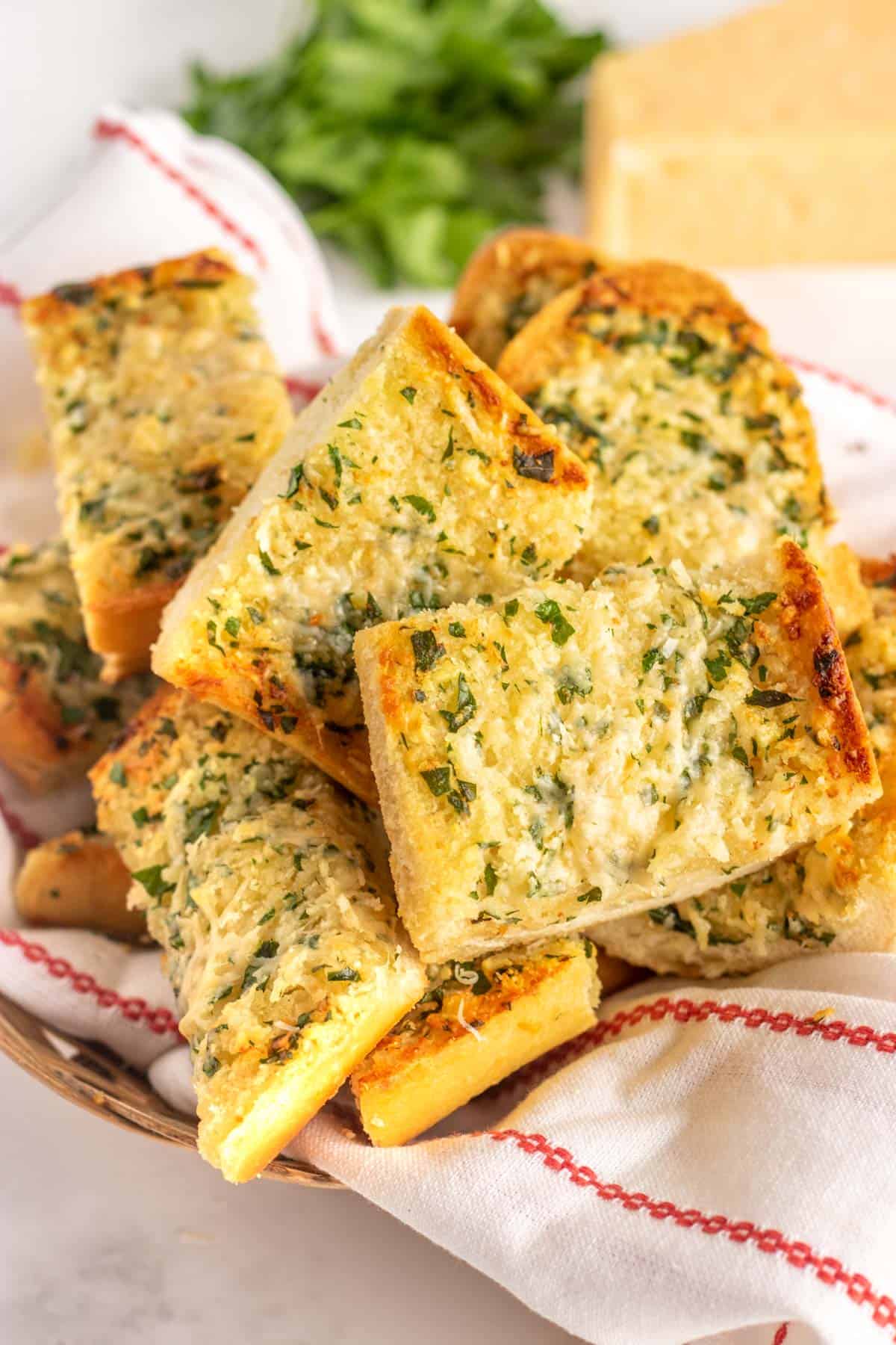 Cheesy Garlic Bread (Easy Recipe) Kylee Cooks